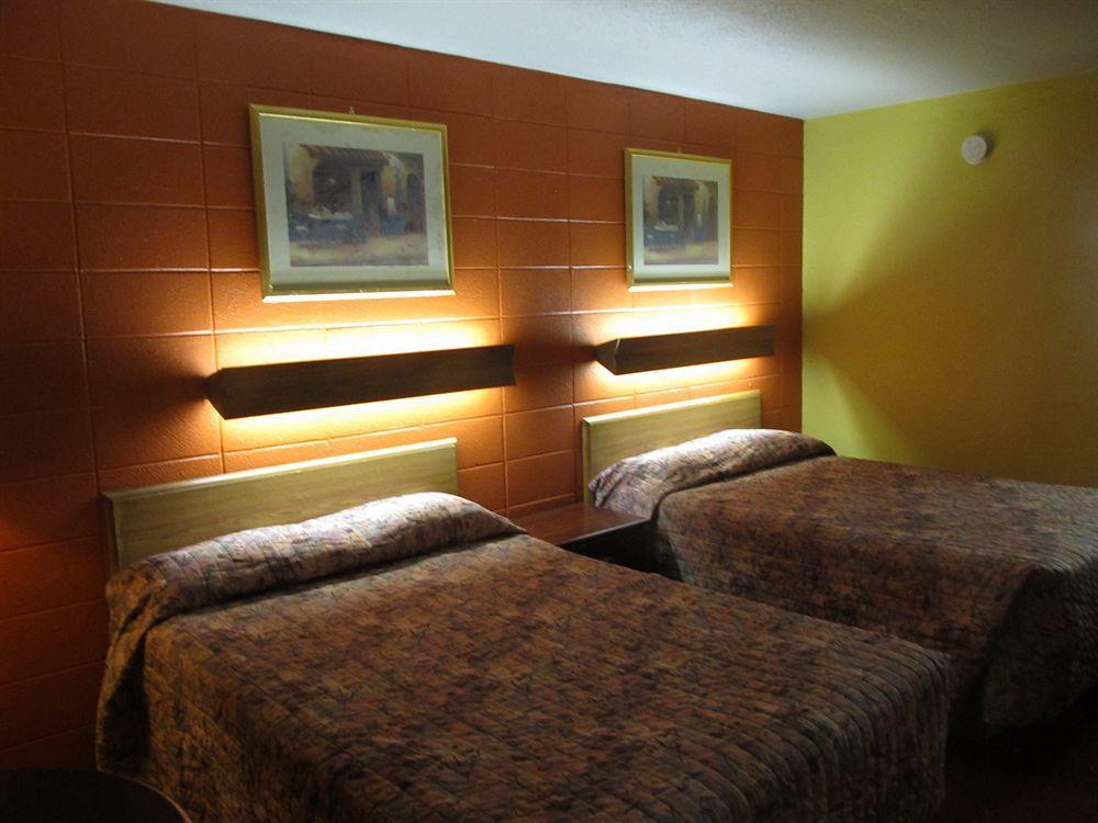 Guest House Motel คาร์เธจ ภายนอก รูปภาพ